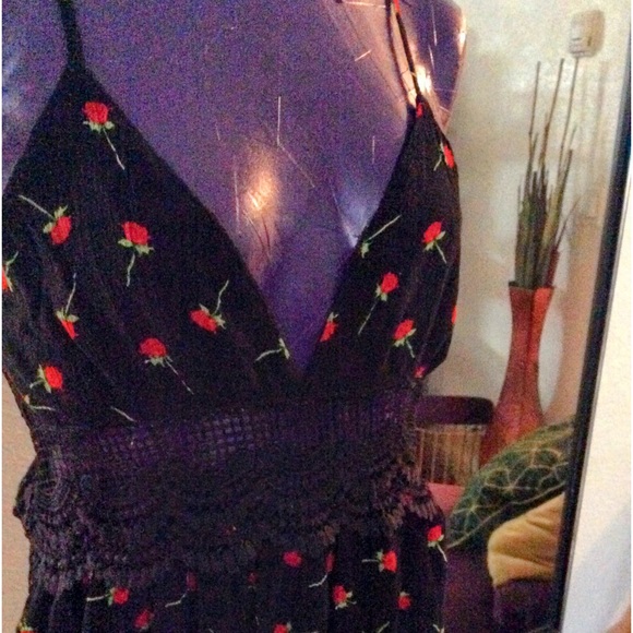 Sundress black with rose print M - Picture 2 of 6
